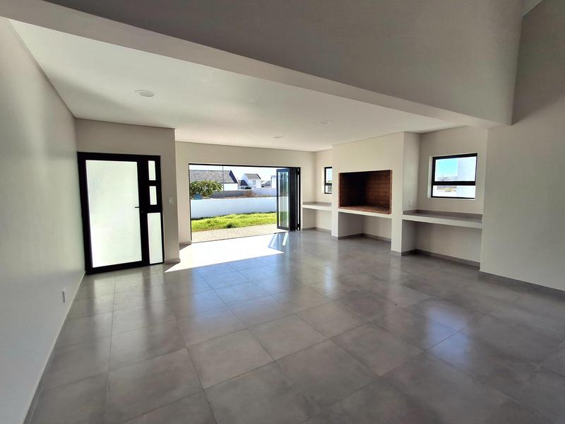 3 Bedroom Property for Sale in Britannia Bay Western Cape